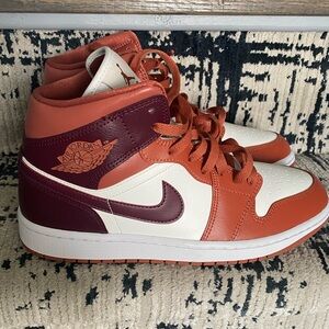 Air Jordan Mid Women’s 10.5